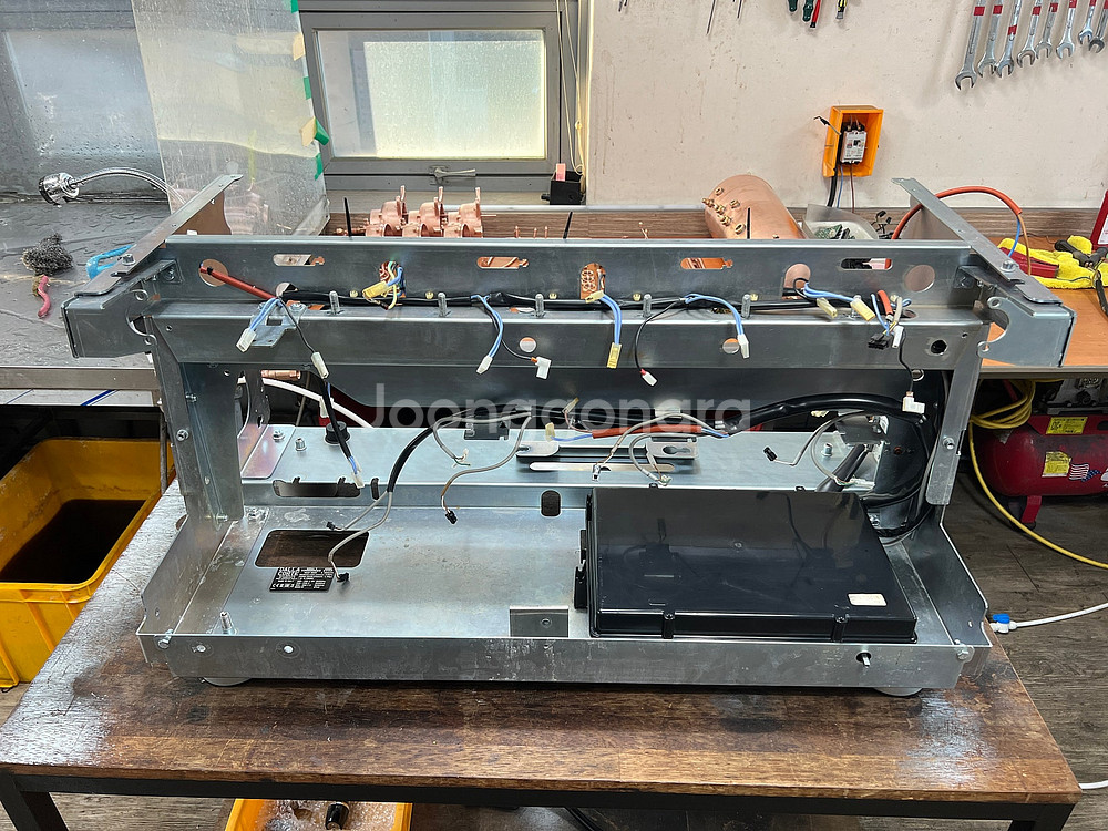 ■오버홀완료 커피머신■ 달라코르테 EVO2 3그룹 화이트 판매합니다.--6