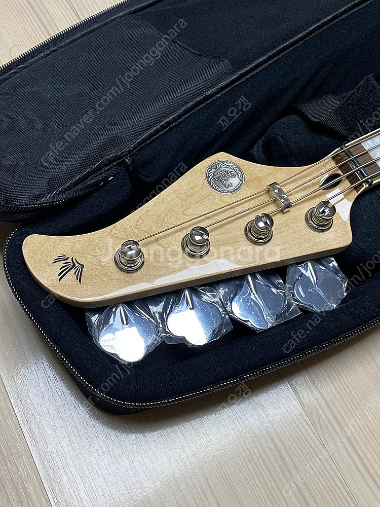 고퍼우드 J Classic 6 2nd Gen 베이스기타--3