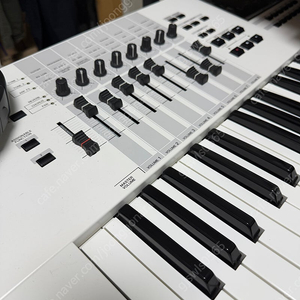 yamaha motif xf7 wh (야마하 모티프 xf7 화이트)