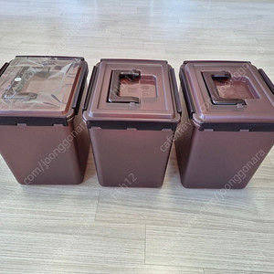 lg 디오스 김치냉장고용 김치통 판매합니다.