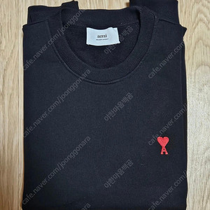 아미 스몰하트 블랙 맨투맨 XL 사이즈 팝니다.