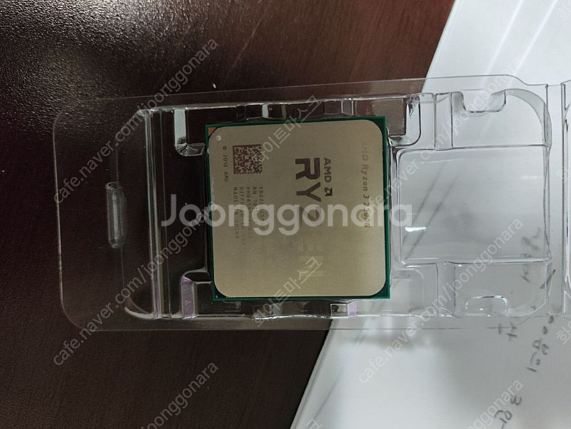 램 4기가 2개 와 AMD CPU 2200G 기본쿨러--0