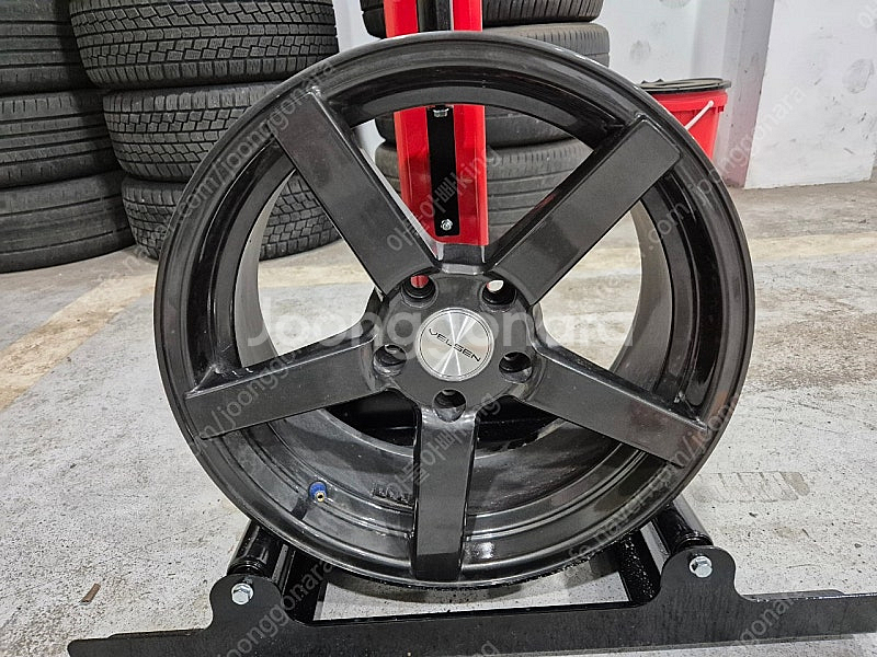 17인치 휠 하나 팝니다~~!--0