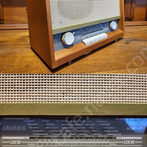 빈티지 Grundig 92Ma 튜브 라디오 입니다.