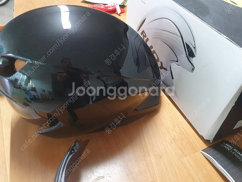 루디프로젝트 헬멧 판매합니다.--3