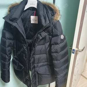 4 몽클레어 클루니 블랙 상태 S 23FW