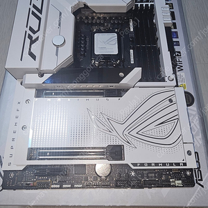 ASUS ROG MAXIMUS Z790 FORMULA 중고 판매합니다(1년사용)