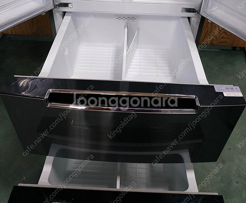 딤채 대용량 김치냉장고 551L--3