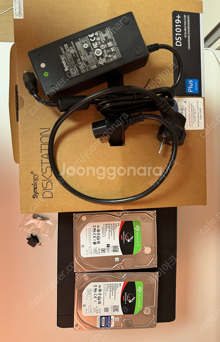 synology 1019 plus + 8tb hdd--0