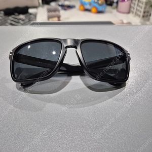 오클리 홀브룩 판매합니다