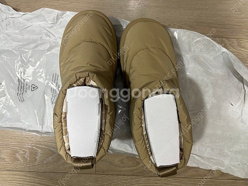 새상품)ugg 패딩 미니 부츠--2