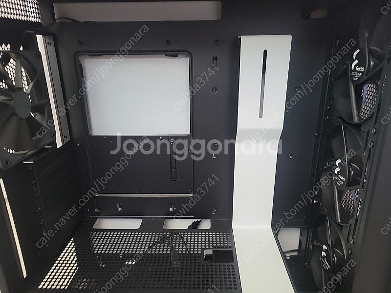 NZXT H7 FLOW 블랙 앤 화이트 팝니다.--0