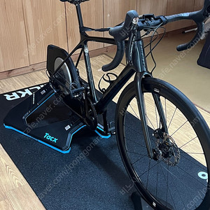 21년 Giant TCR Advenced Disc1 Pro 울테그라 구동계, Tacx Neo 2T 개별 구매 가능