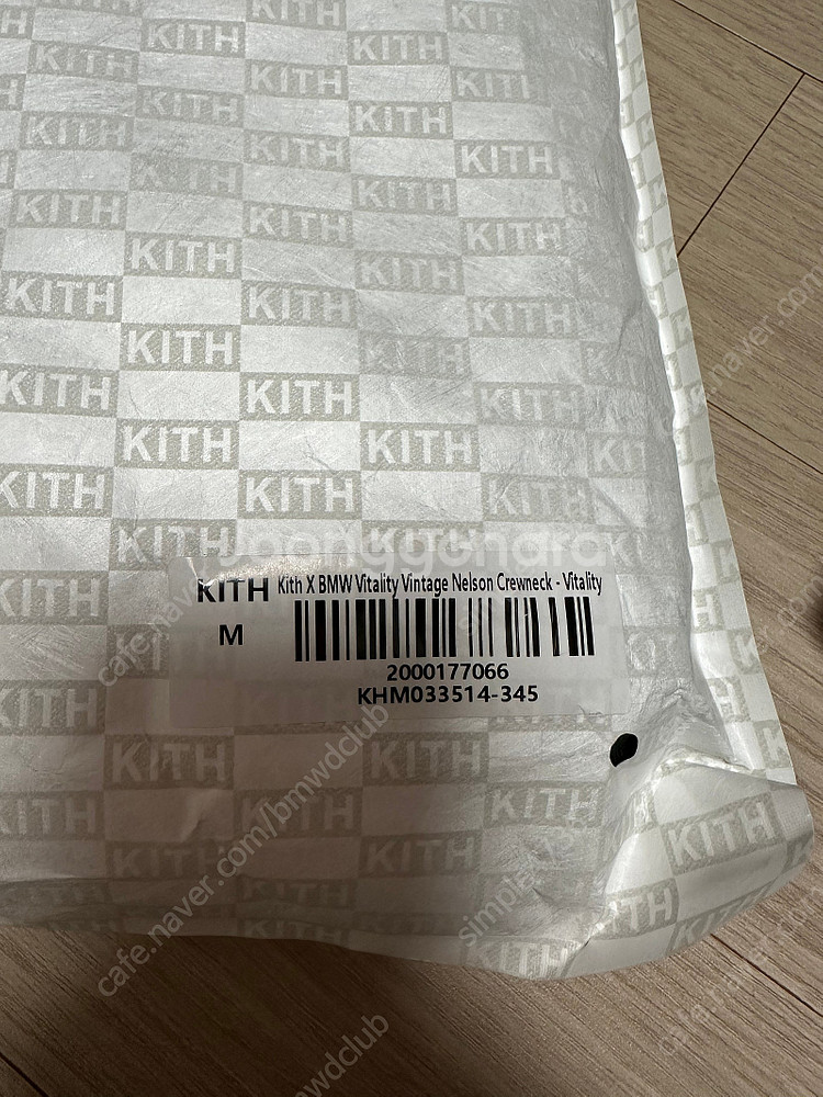 KITH X BMW 후드,크루넥 판매합니다.--3