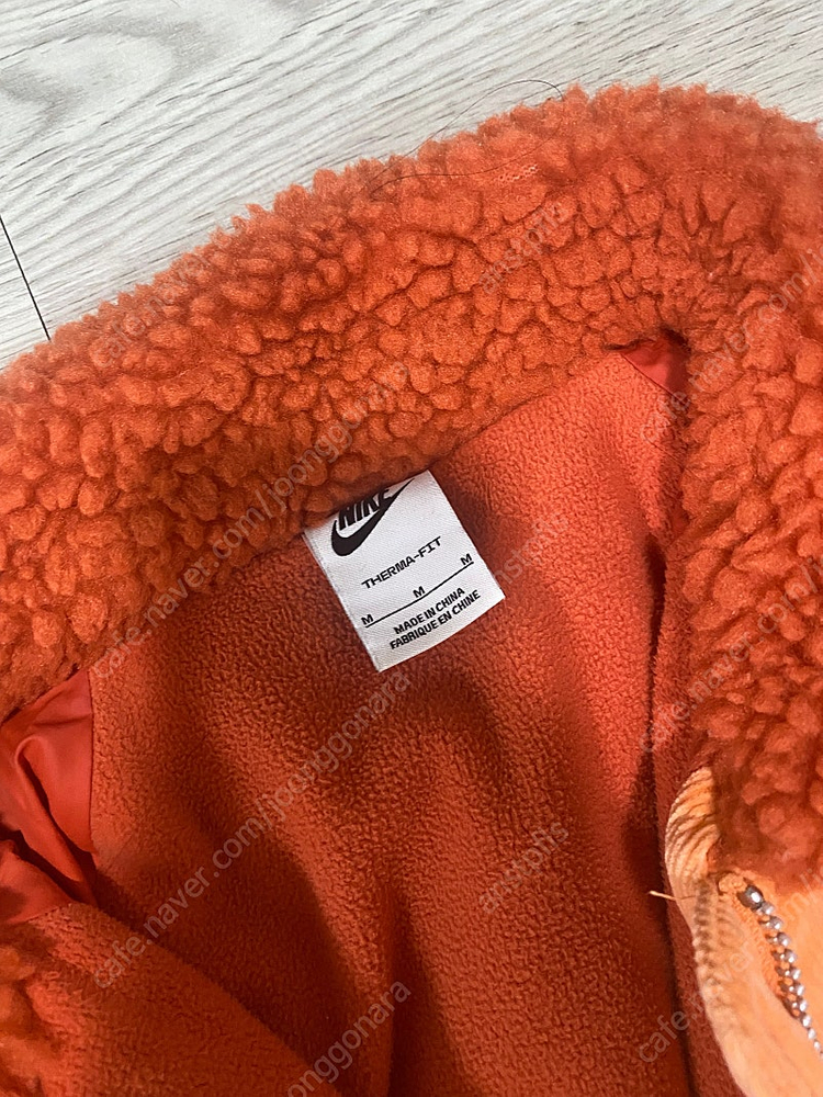 나이키 코듀로이 에어 써마핏 크롭 패딩 이미지