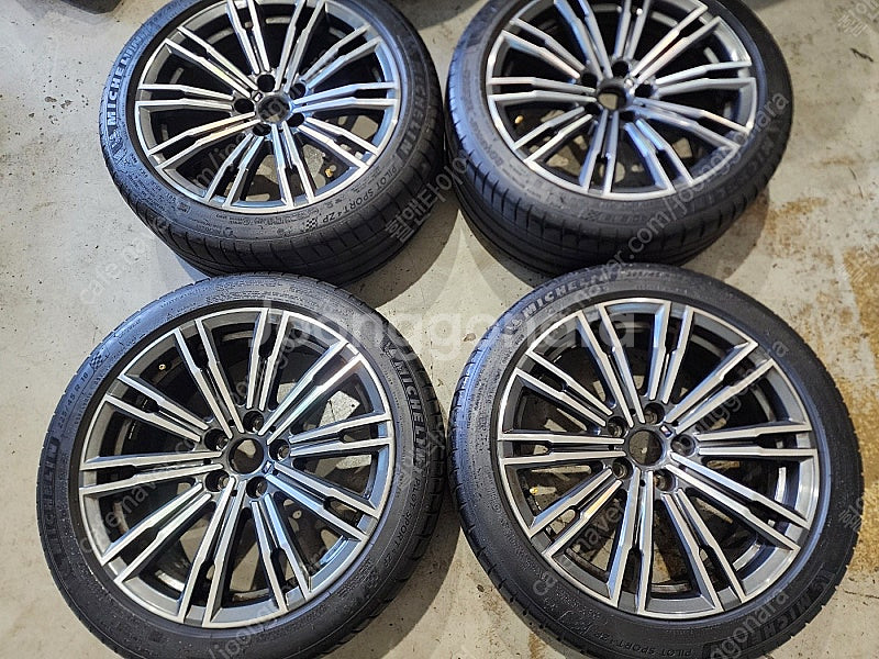 bmw g바디 3시리즈 790m 18인치 휠타이어 판매합니다--0