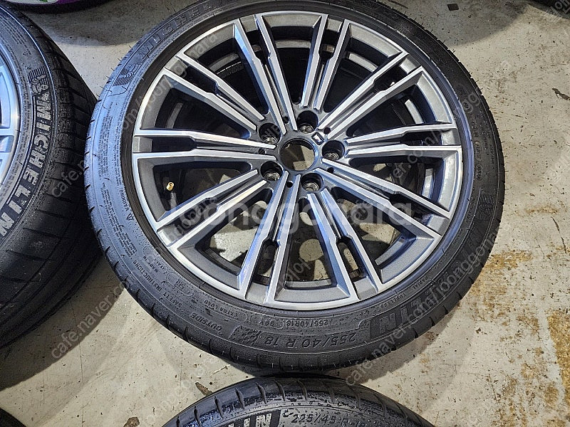 bmw g바디 3시리즈 790m 18인치 휠타이어 판매합니다--2