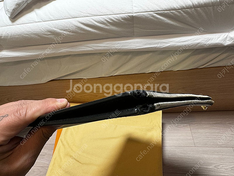루이비통 클러치 포쉐트주르 GM 에삐 노이어--3