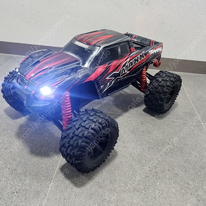 Traxxas X-MAXX 6S 풀셋 팝니다.엑스맥스 트랙사스 6셀 몬스터트럭 4륜구동 초대형 RC카 팝니다.