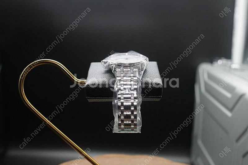 Carl F. Bucherer 존윅 시계 회사 아드나비--3