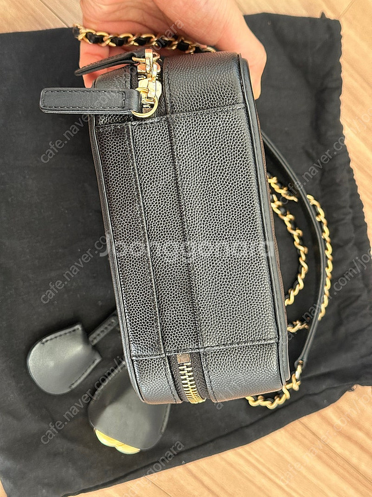 레데투웨어 샤넬 코스메틱백 (원모어띵, 시에, 소윰)--2