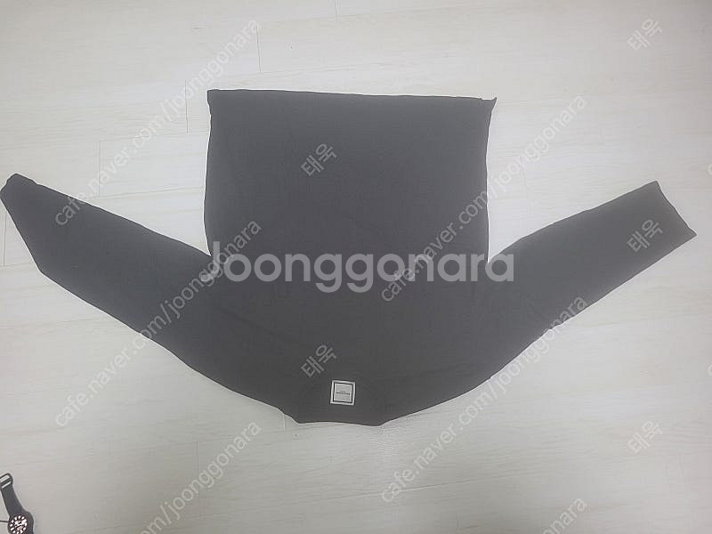 우영미 긴팔 백로고플라워 팝니다(가격포기 가품절대xx)--3