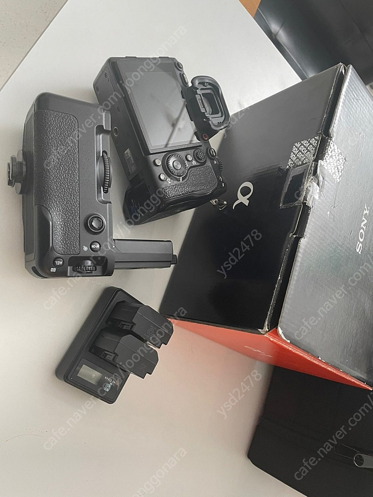 소니 a1 + 호환 세로그립 판매합니다.--1