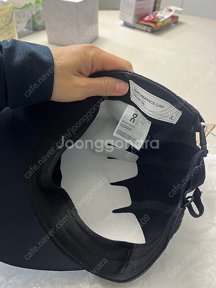 온러닝 퍼포먼스 캡 팝니다. 새상품--3