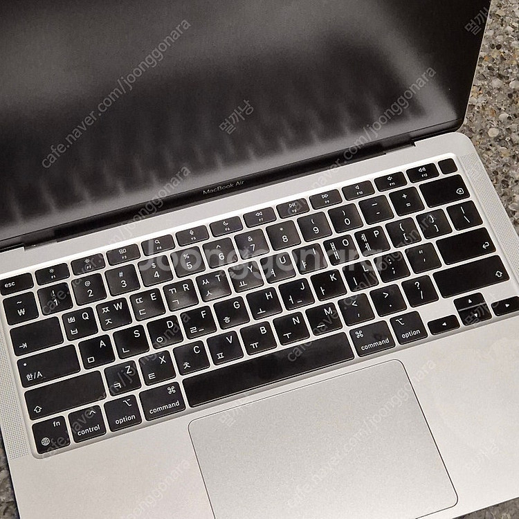 2020 맥북에어 M1 256GB 램8G--3