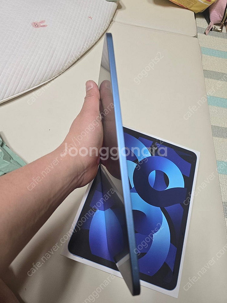 아이패드 에어5 블루 64기가 wifi 상태 극상 팝니...--6