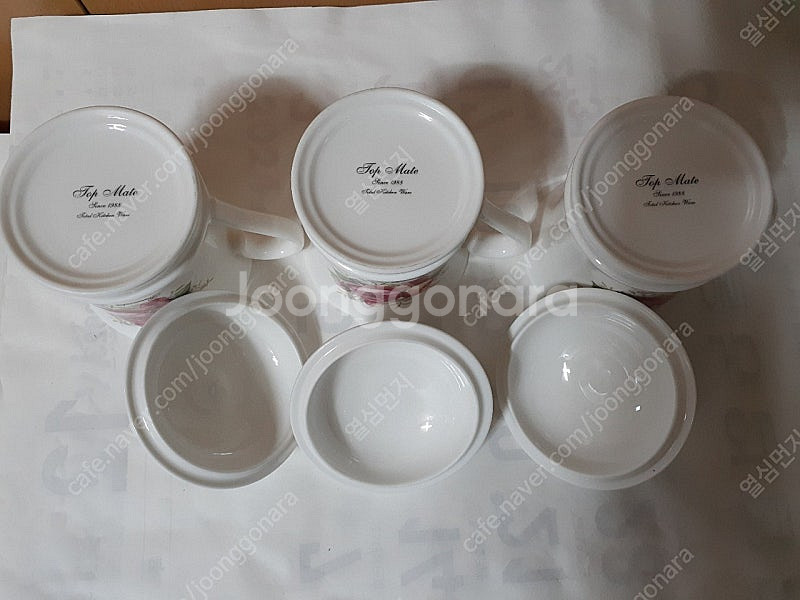 뚜껑 컵 새거입니다 고급스러워요 필요하신 분들은 편하게...--2