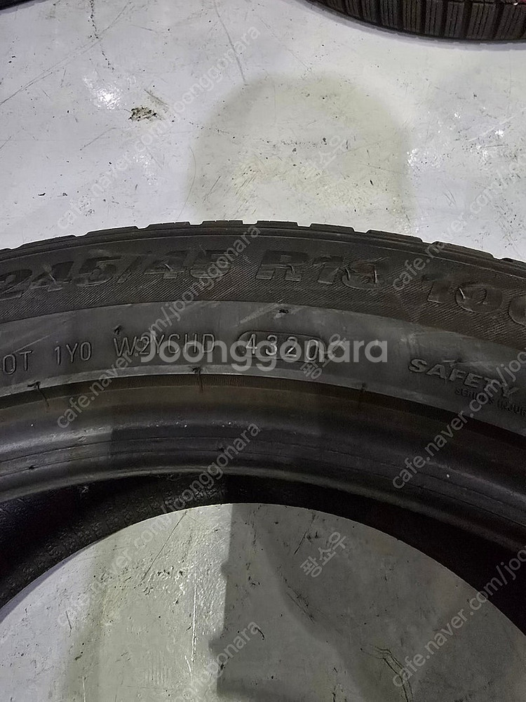 금호wp72 윈터타이어 245 45 18 한대분--2