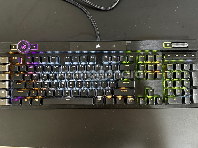 커세어 K100 OPX 광적축 키보드 팝니다--1