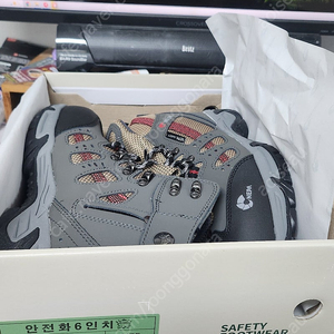 네파 안전화 260 (gt-36n) 2족팔아요