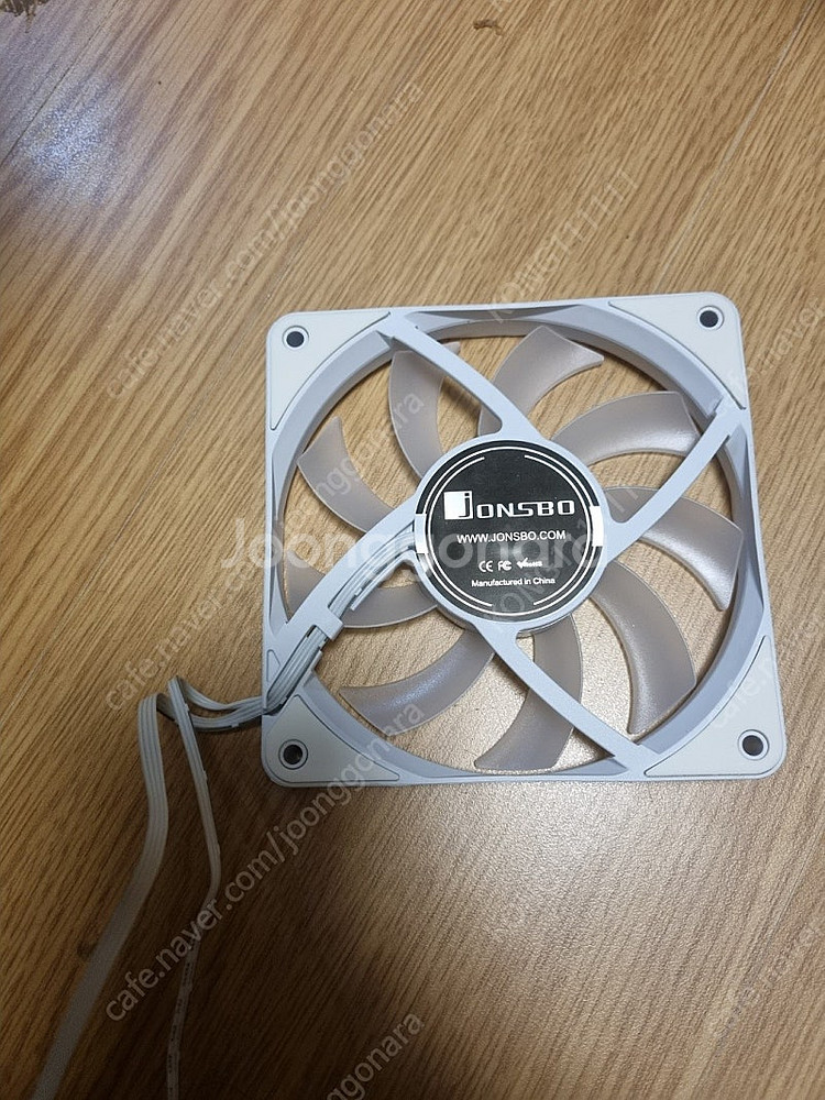 120mm 15T 화이트 ARGB팬 팝니다.--0