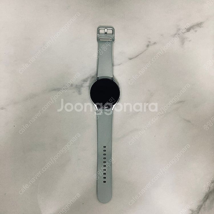갤럭시 워치4 실버 44MM S급 케이블포함 7만5천원...--0
