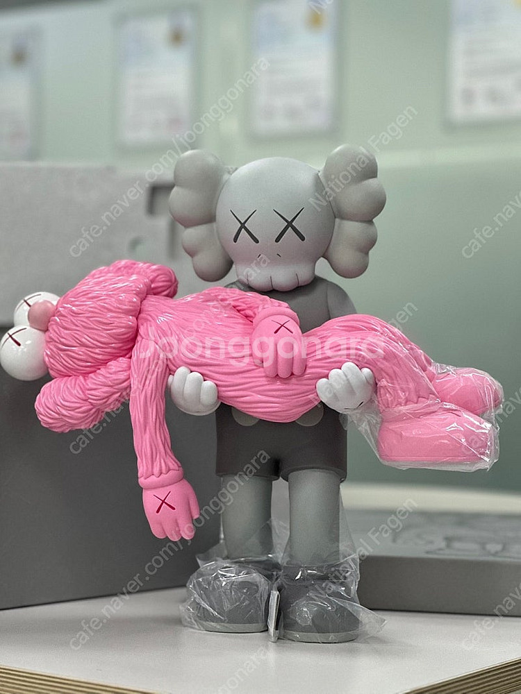 카우스KAWS 곤 피규어 그레이--0