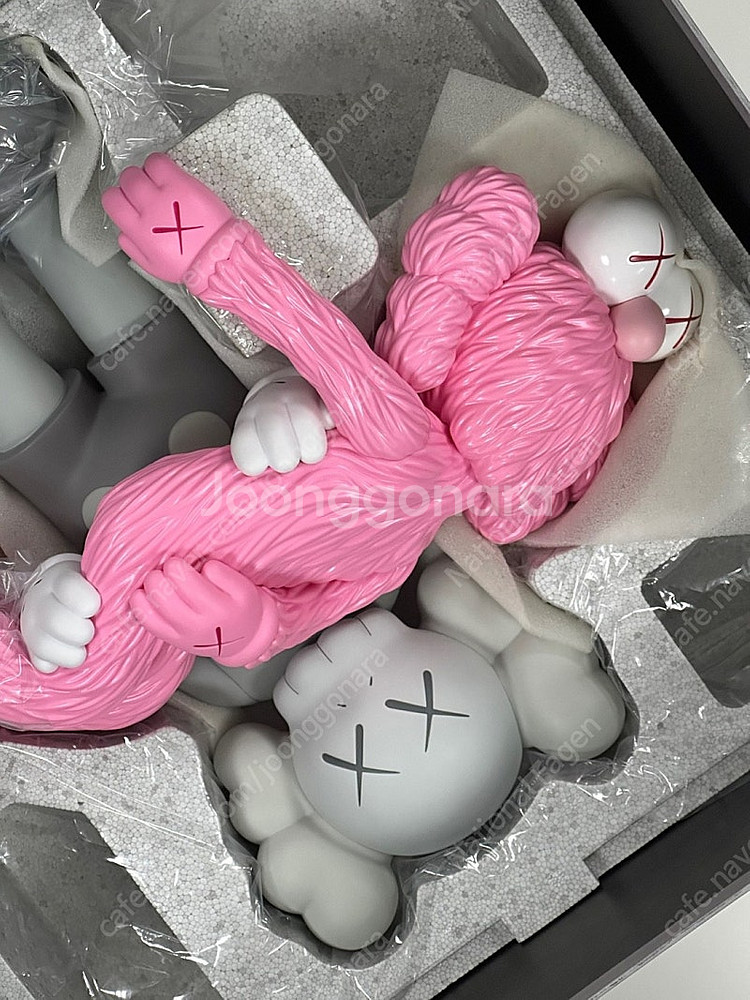 카우스KAWS 곤 피규어 그레이--6