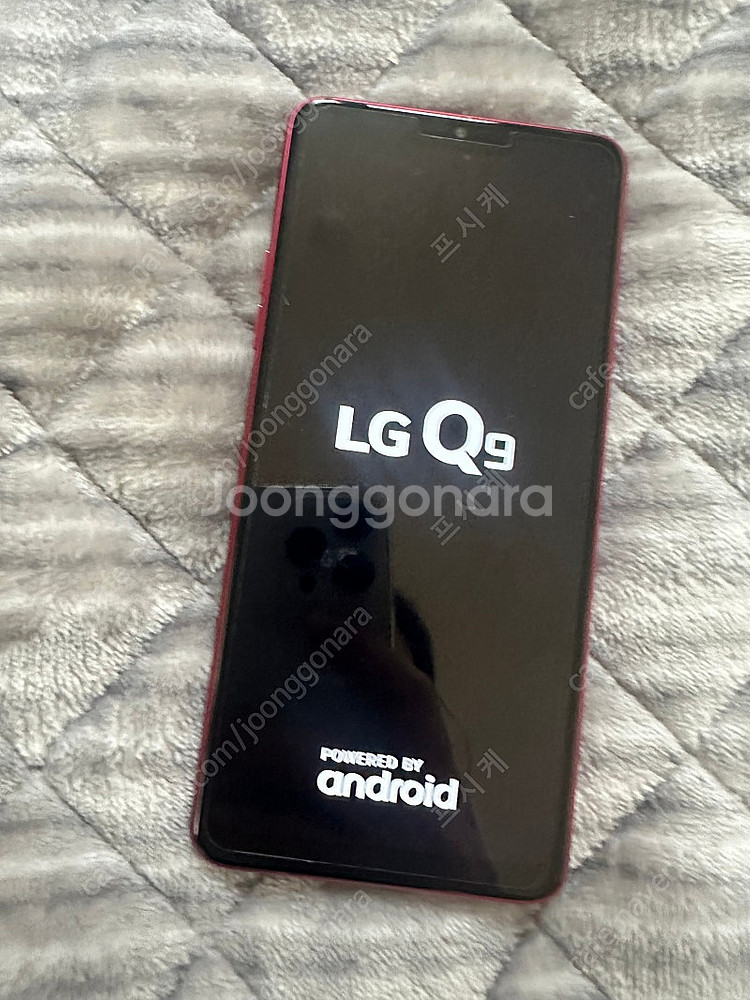 LG Q9 카민레드 64G 박스구성품 포함 판매--0