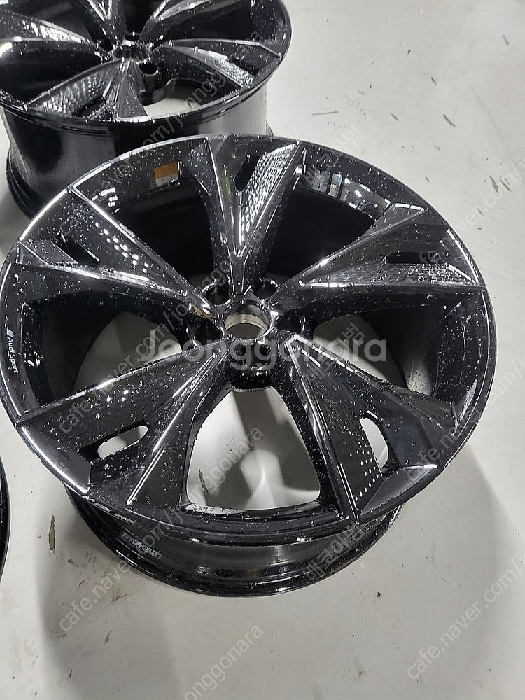아우디 RS7 22인치 정품 순정휠(신품!!) RS6....--4