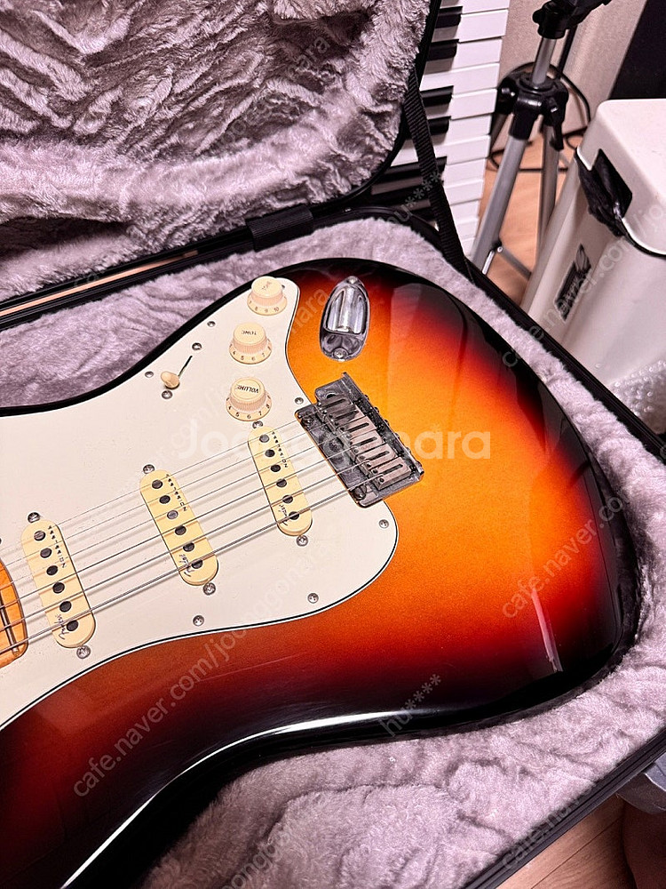 펜더 아메리카 울트라 sss 썬버스트 판매합니다.--1