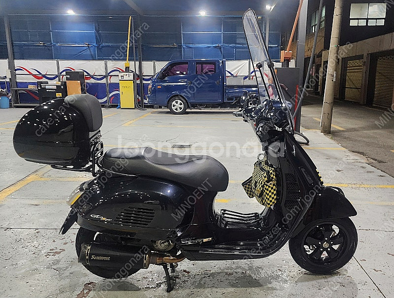 베스파 GTS300 HPE 슈퍼테크 블랙에디션 판매합니...--1