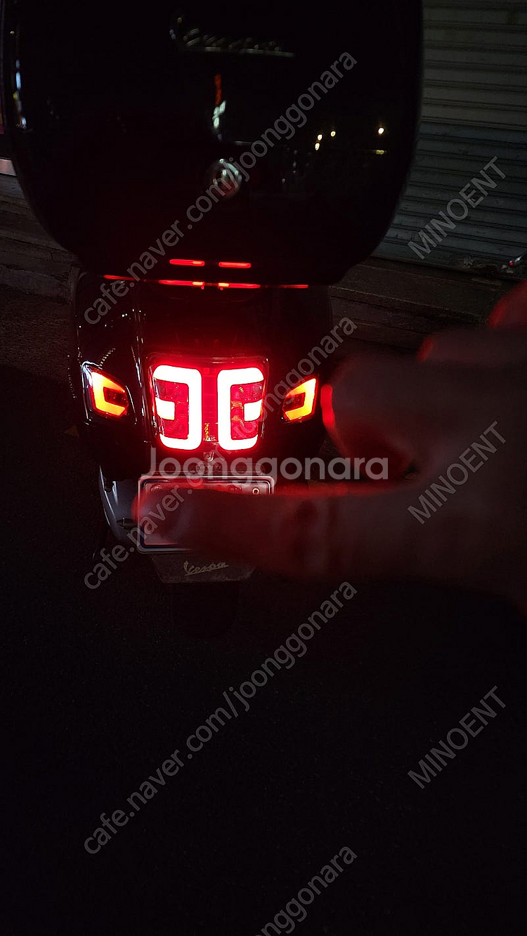 베스파 GTS300 HPE 슈퍼테크 블랙에디션 판매합니...--5