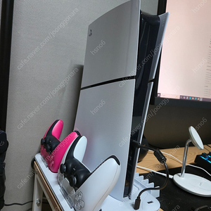 PS5 플스5 슬림 디지털 팝니다. (추가 듀얼센스, 쿨링스탠드 포함)
