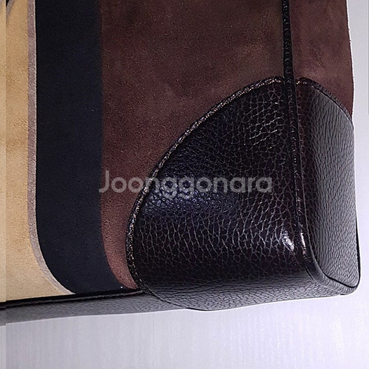 루이비통 컬렉션 라인 남성 가방 정품 퍼렐 광고 초레어...--8