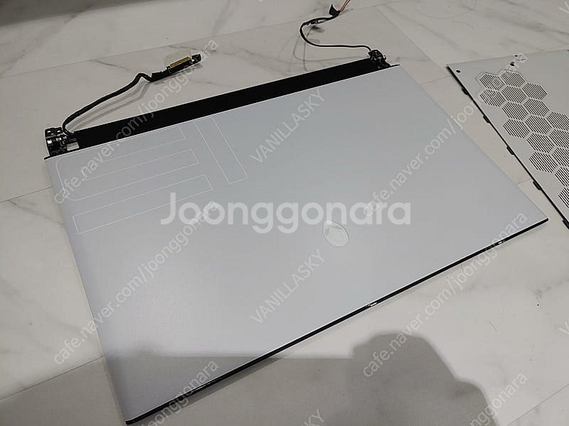 에일리언웨어 m15 r3 액정 300hz 상판 하판--2