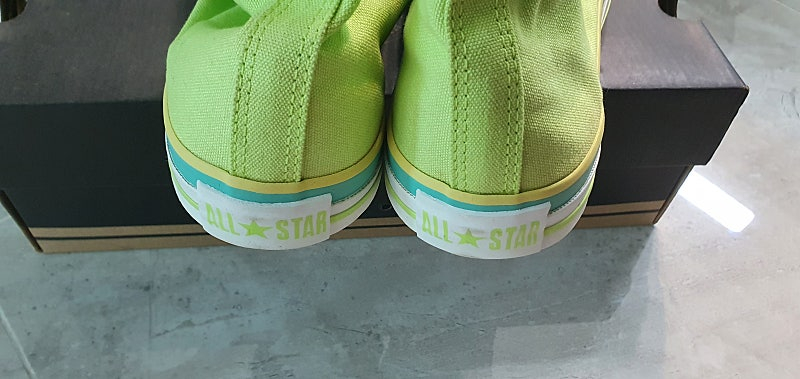 (미착용) 컨버스 척테일러 하이 형광색 (사이즈 280) 3.5만 원 팝니다. 이미지
