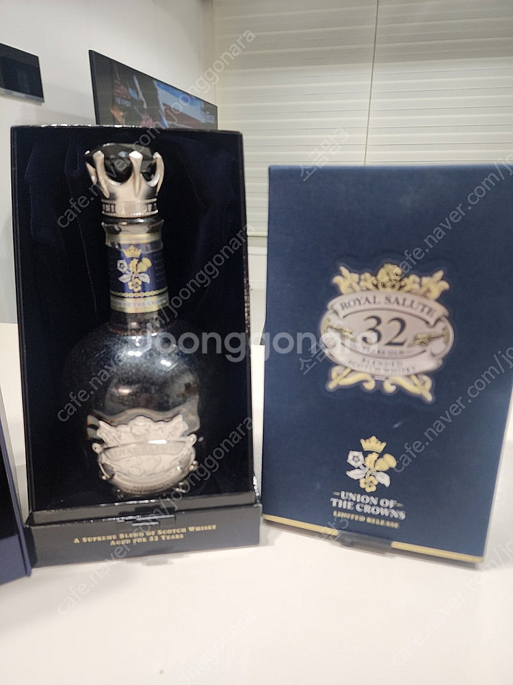 로얄샬루트21년32년산 공병판매--0