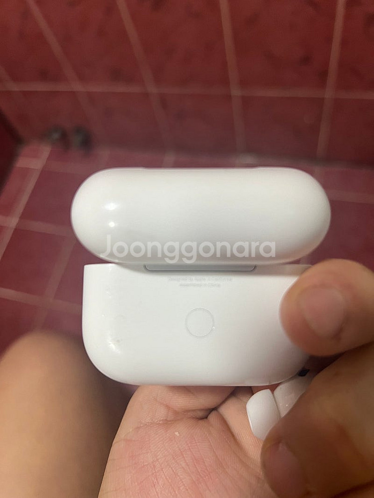 에어팟 프로 2세대 팝니당 17만원 네고 가능--0