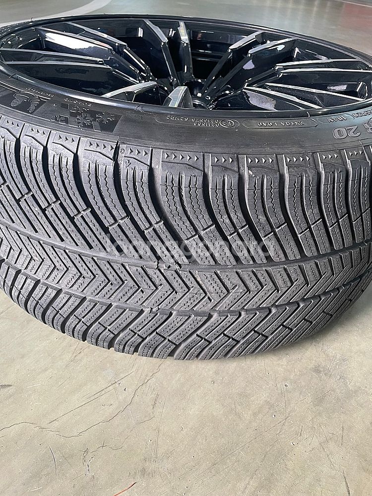 BMW F90 M5 20인치 706M 정품휠과 윈터타이...--1
